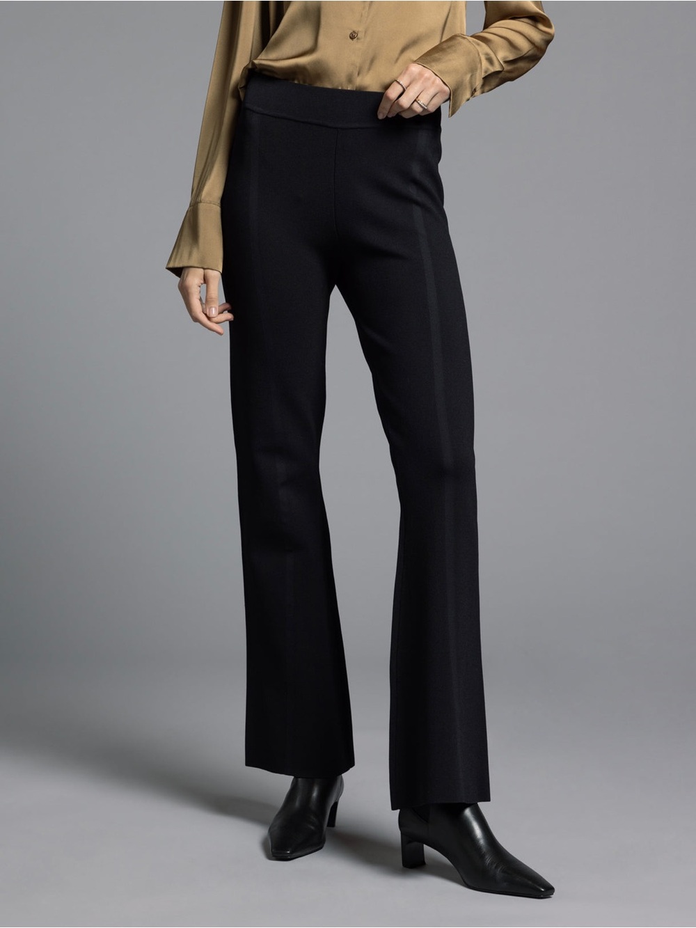 Weekend LA Brand Sasha Kick Flare Pants Black NWT Size Large Women’s